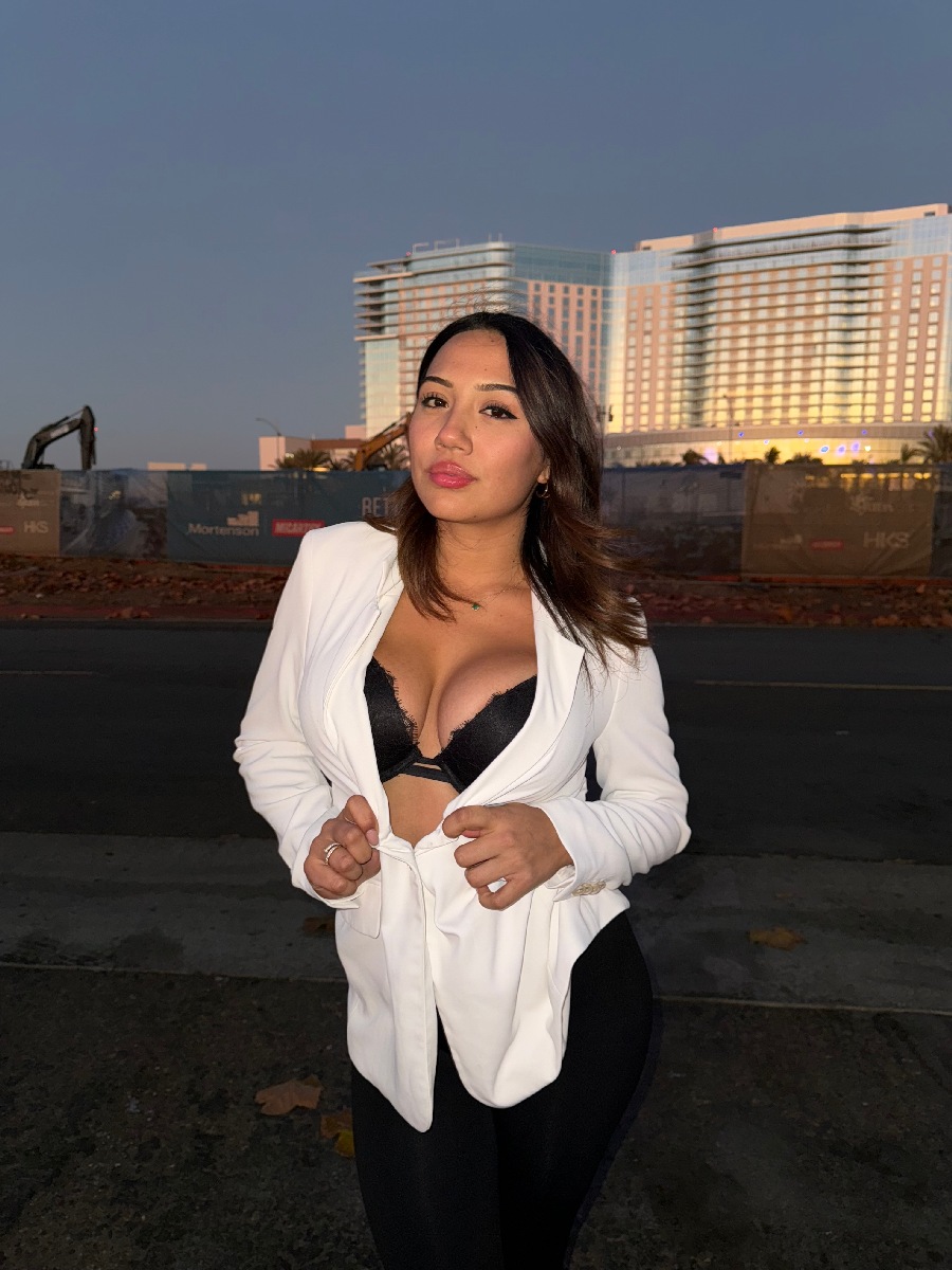 Take a pause and enjoy Ali Cruz — streaming from Pyongyang