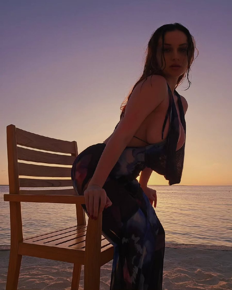 Sexy girl Miranda Faith nude in Pyongyang