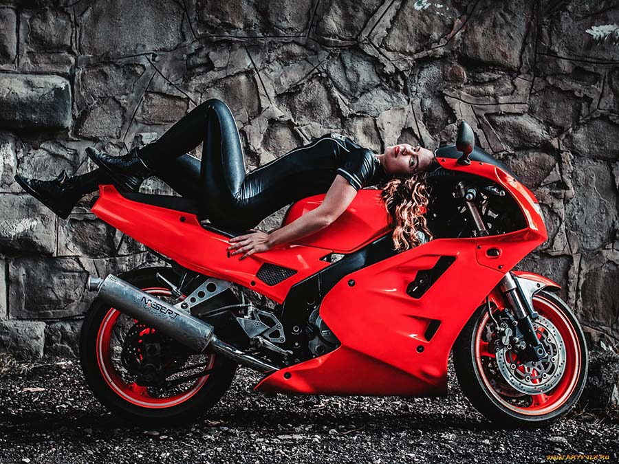 Beautiful girl Beautiful girls and motorcycles in Pyongyang