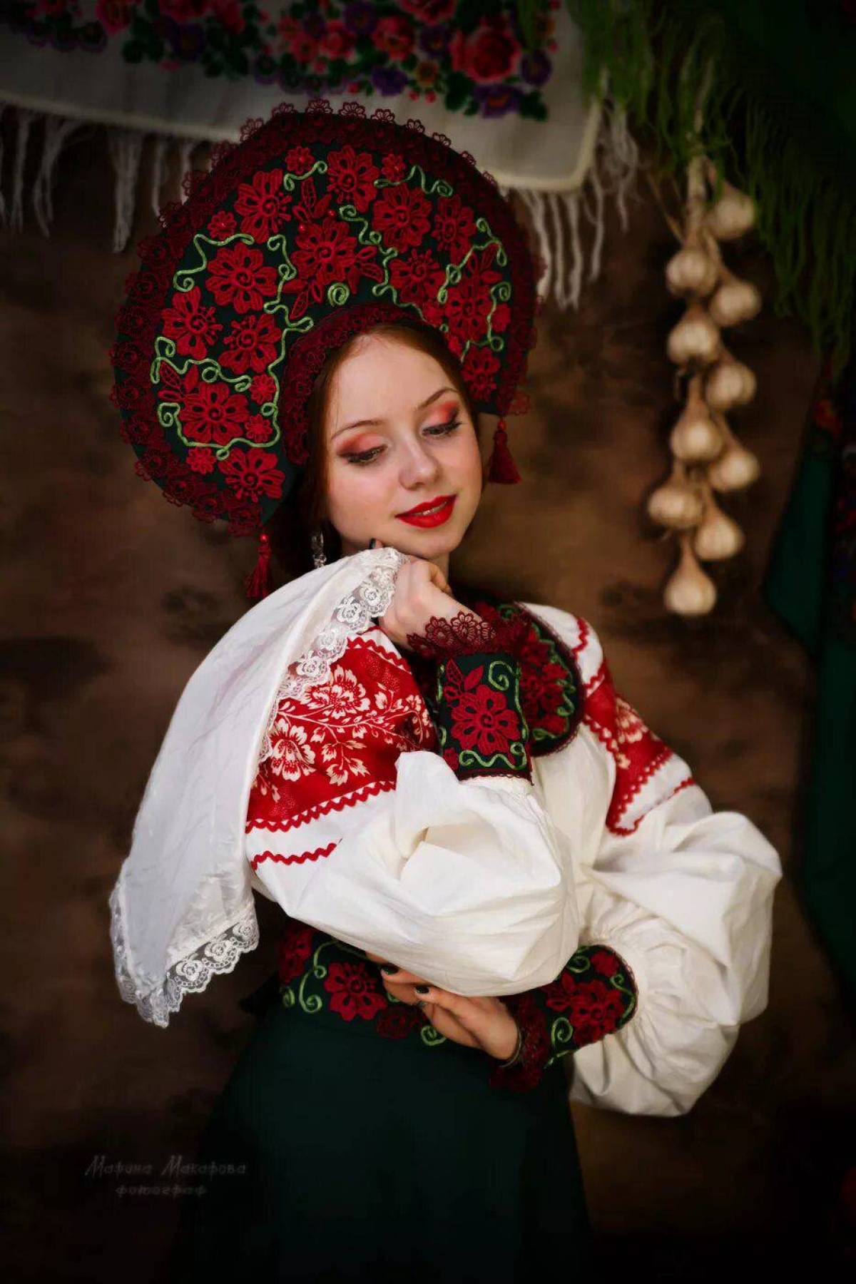 Take a pause and enjoy Women in Slavic costumes — streaming from Pyongyang