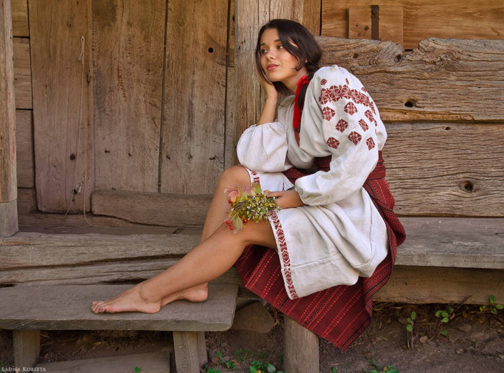 Fresh photos, fresh mood — Women in Slavic costumes online in Pyongyang