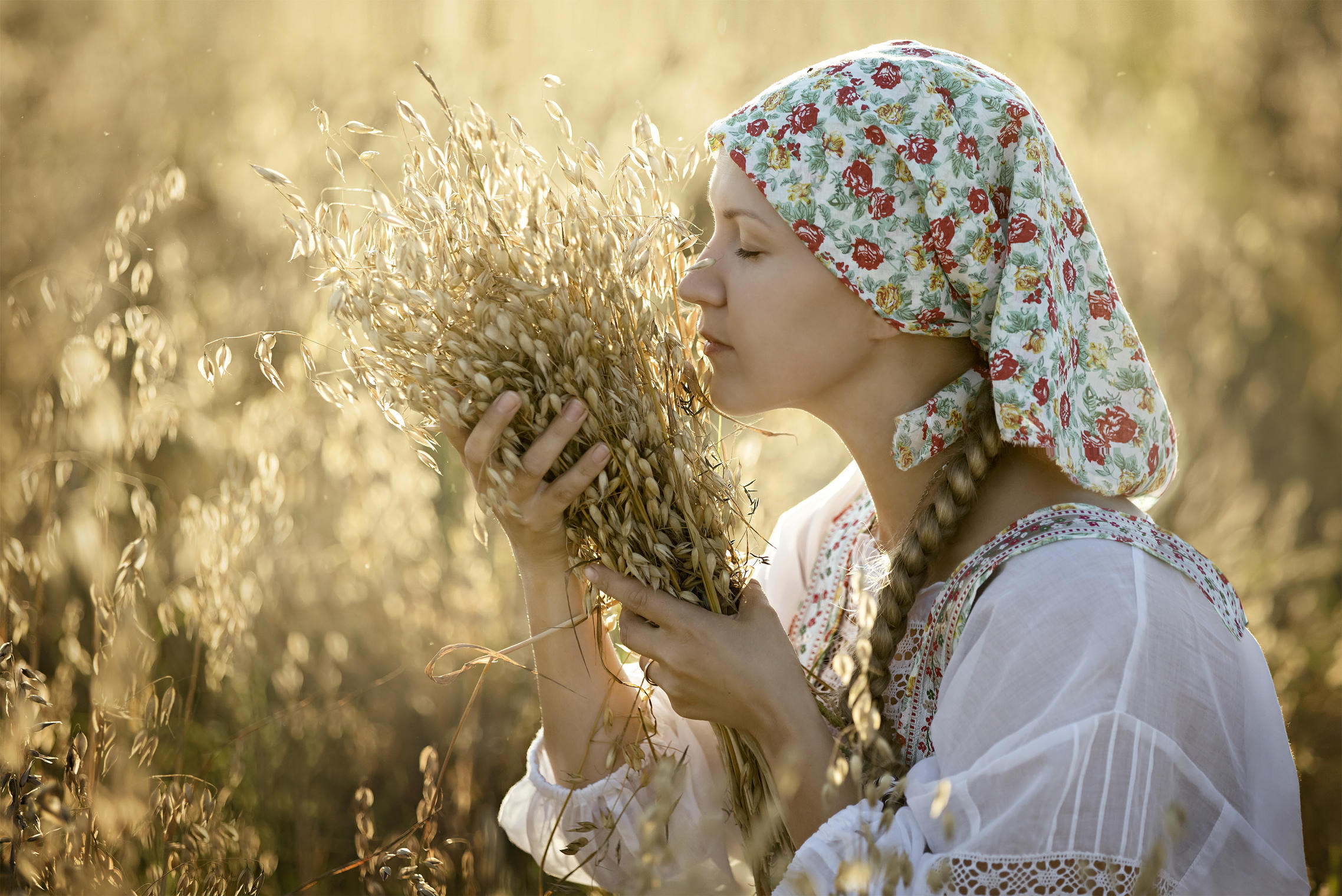 Photo Women in Slavic costumes in Pyongyang