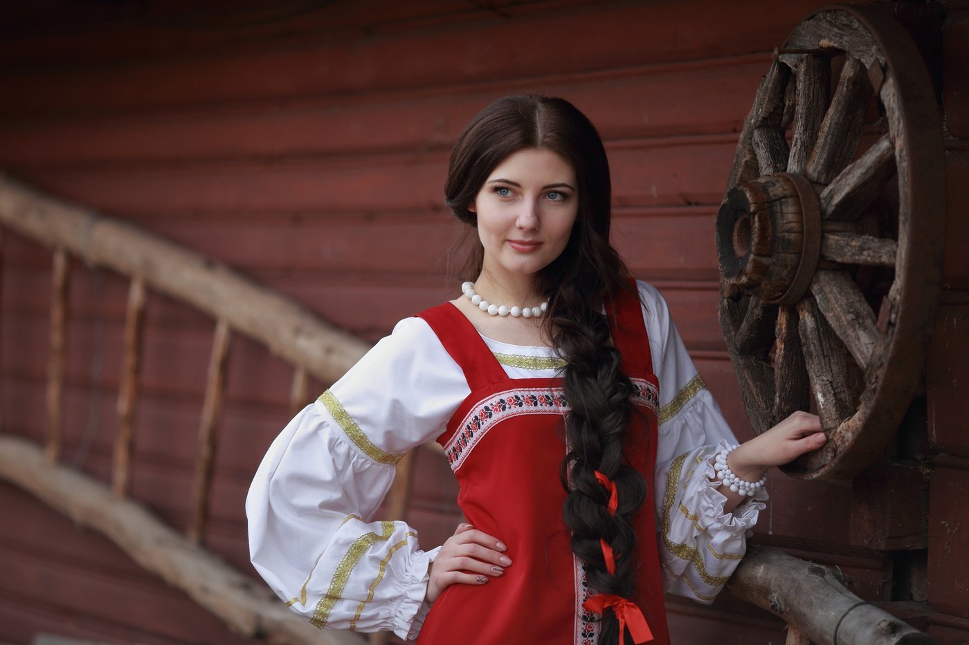 Girls in Slavic costumes’s look of the day — catch her live in Pyongyang